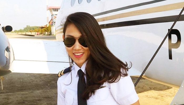 Athira Farina Putri Pilot Wanita Cantik Indonesia